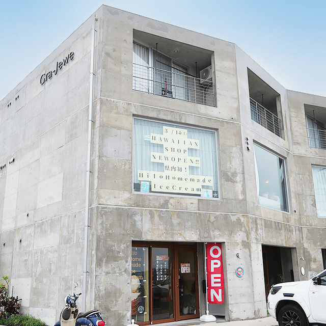 LOKOMAIKAI 読谷店のエントランス外観